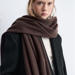 Paris Atelier & Other Stories Chocolate Brown 100% Wool Fringed Scarf